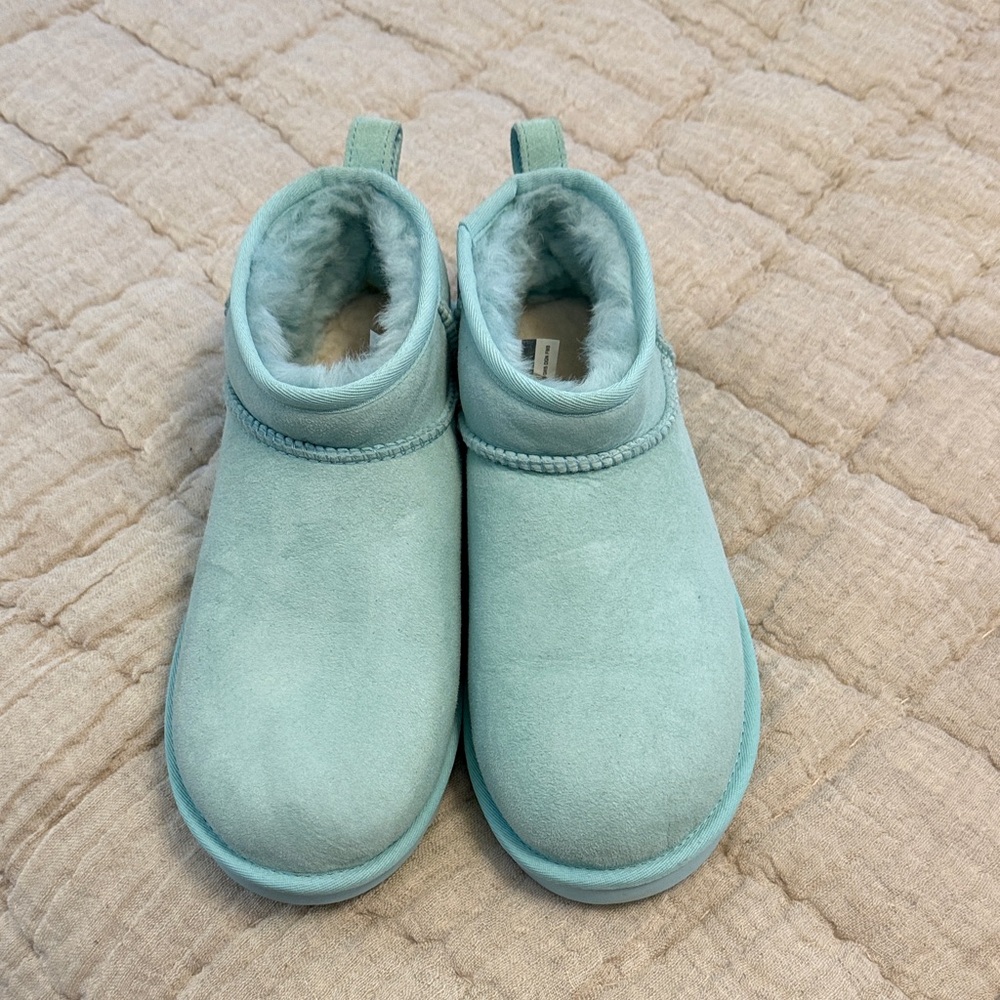 UGG Ultra Mini in Sky